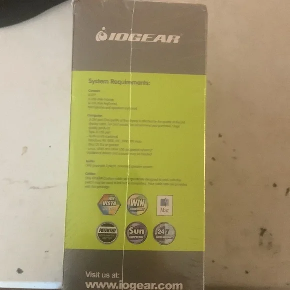 IOGEAR 2-Port DVI KVMP Switch with Audio and Cables, GCS1762 - Picture 6 of 7